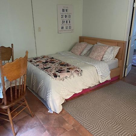 Guesthouse In ווסט ונקובר מראה חיצוני תמונה