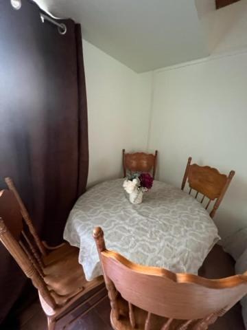 Guesthouse In ווסט ונקובר מראה חיצוני תמונה