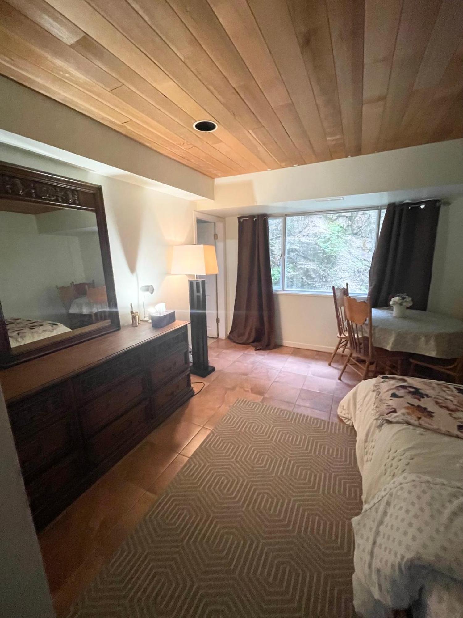 Guesthouse In ווסט ונקובר מראה חיצוני תמונה